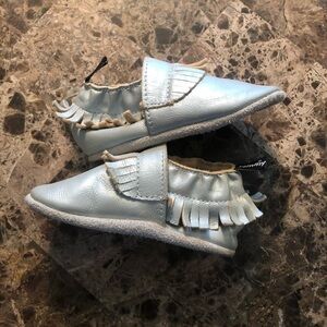 Tommy Tickle silver fringe booties size 6-12 mths